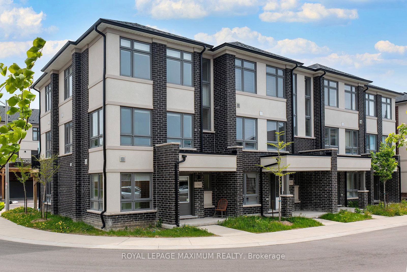 1383-brandenton-path-oshawa-ontario-e13209152