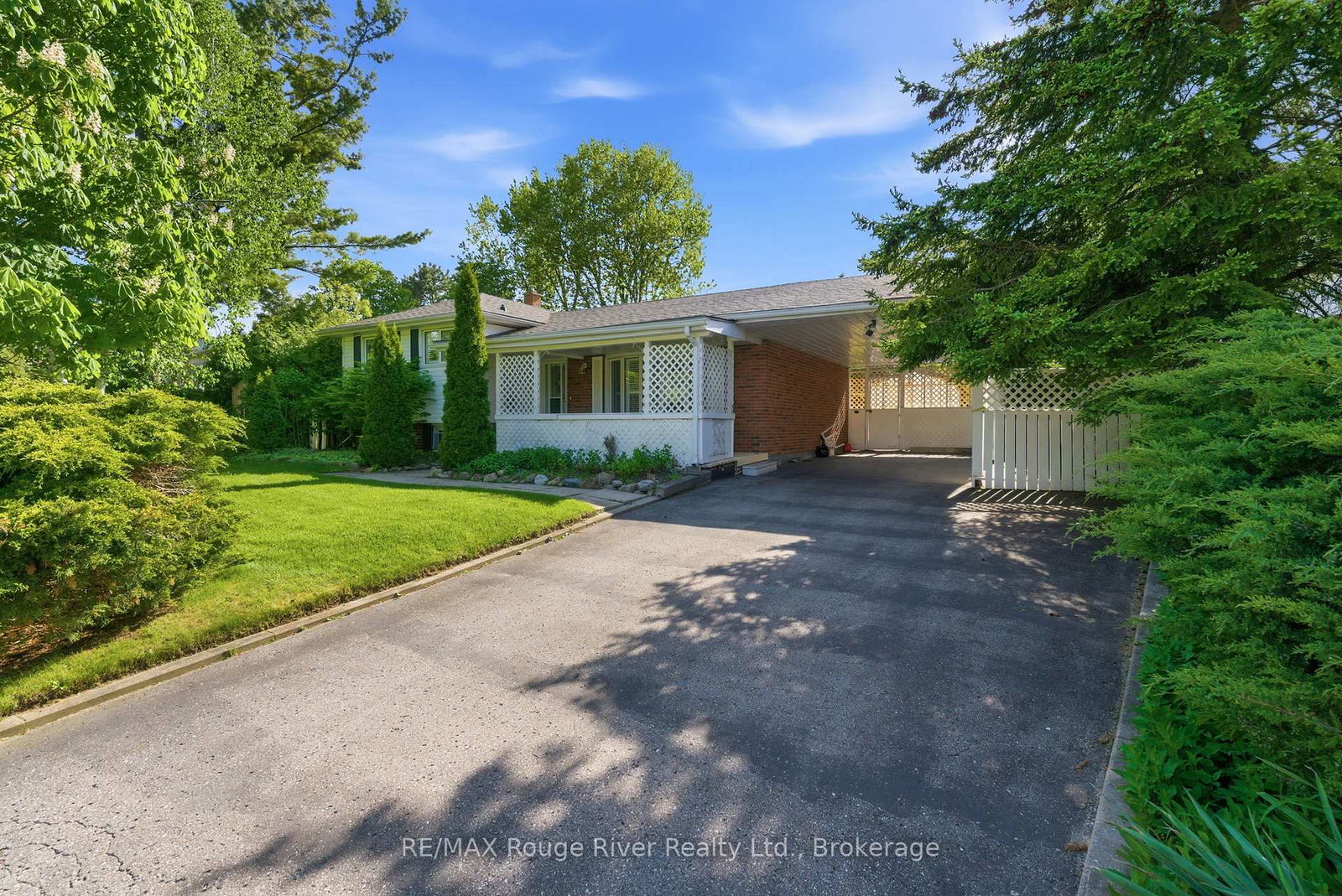 18-strathy-road-ajax-ontario-e13209452