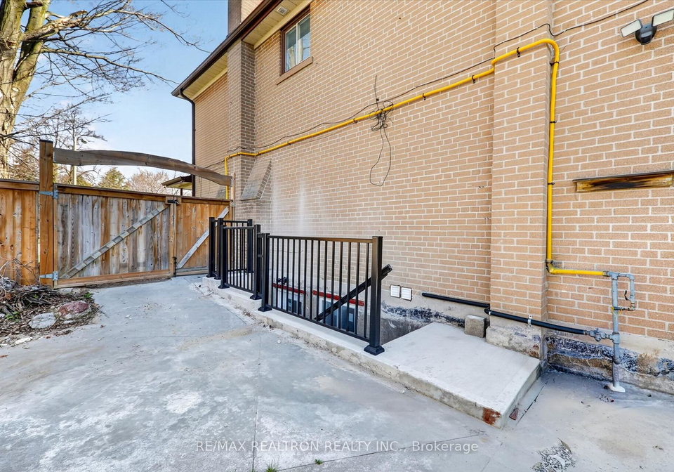20-ivy-green-crescent-scarborough-ontario-e13210066