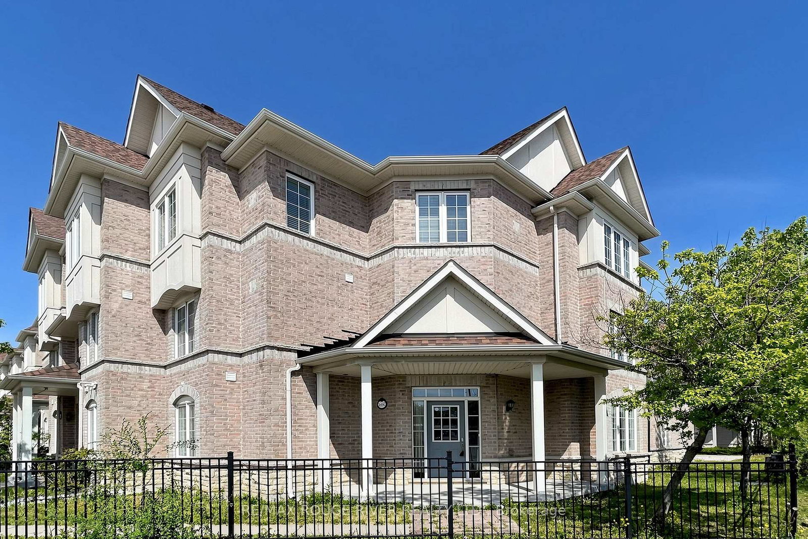 3644c-st-clair-avenue-e-scarborough-ontario-e13210282