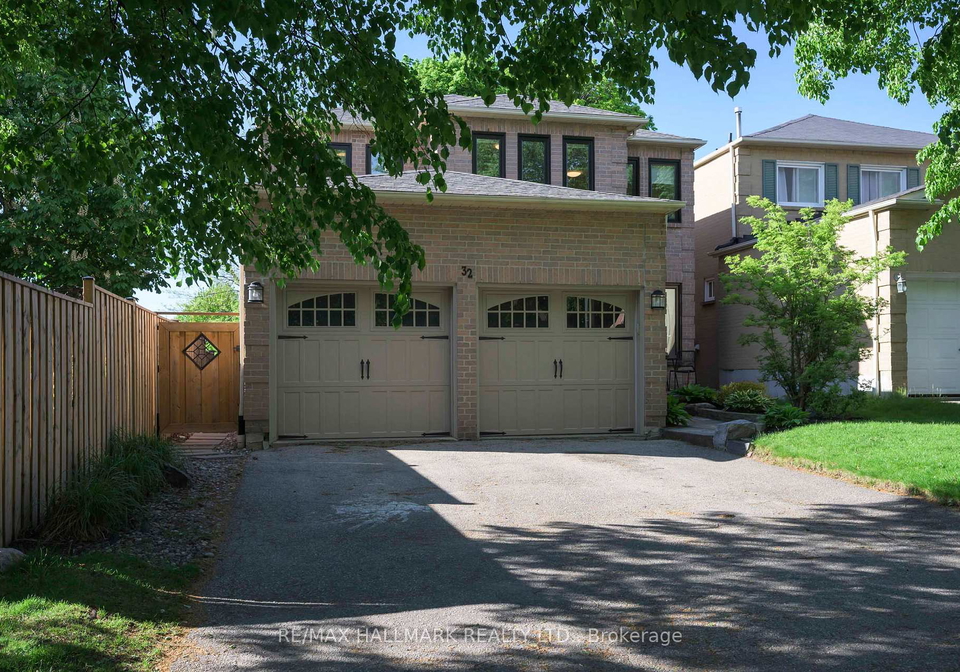 32-locker-drive-ajax-ontario-e13210340