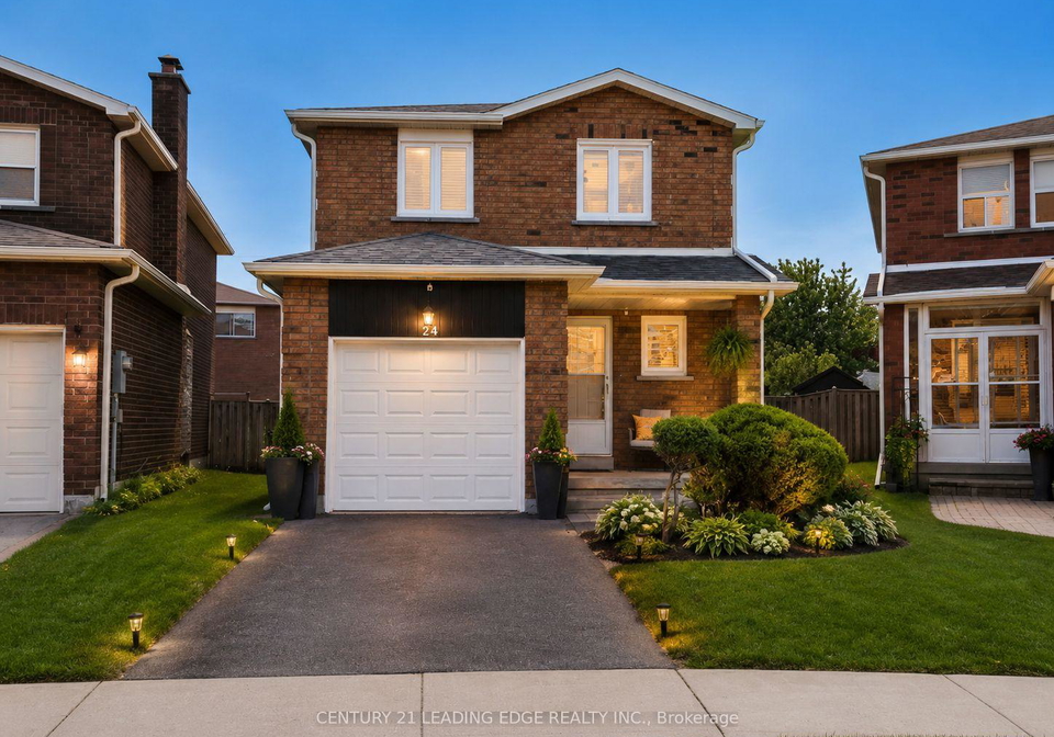 24-alanbull-square-scarborough-ontario-e13210974