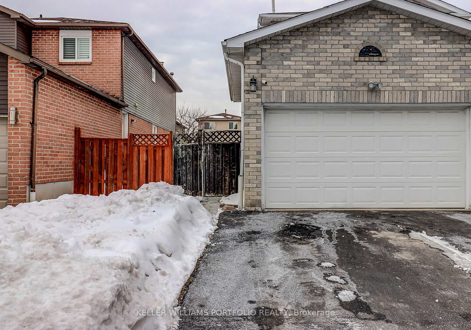 97-dobson-drive-ajax-ontario-e13212058