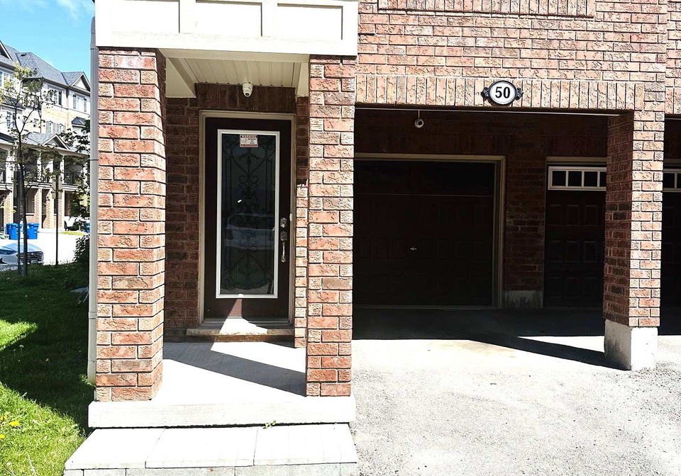 50-filly-path-oshawa-ontario-e13212360