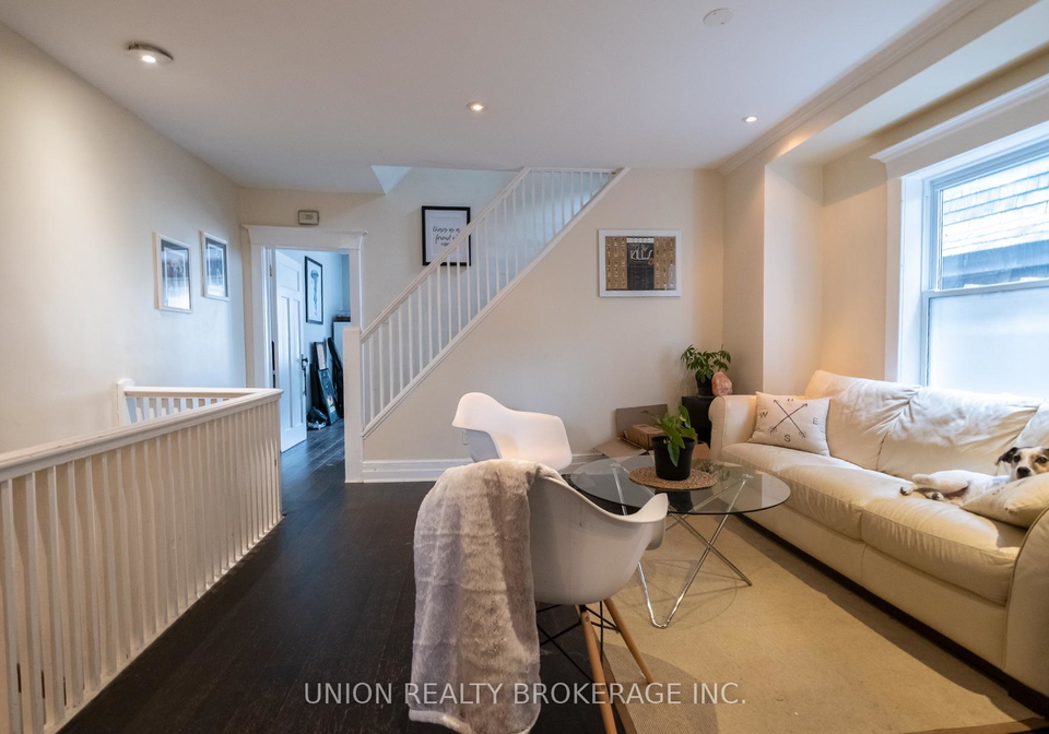 2471-queen-street-e-toronto-ontario-e13213108