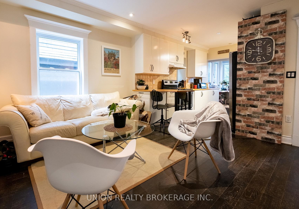 2471-queen-street-e-toronto-ontario-e13213108