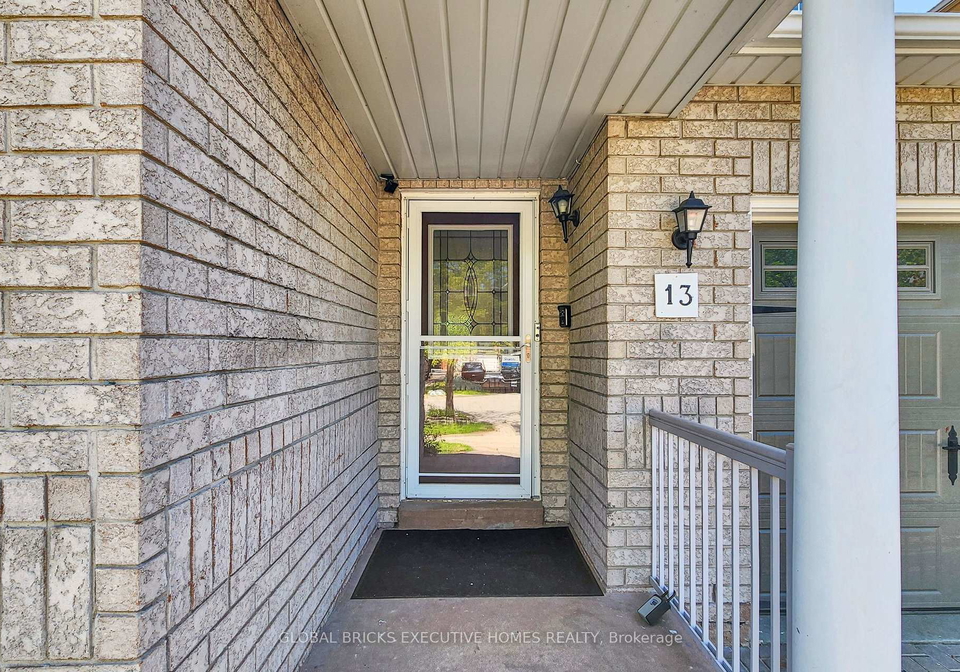 13-howling-crescent-ajax-ontario-e13214804