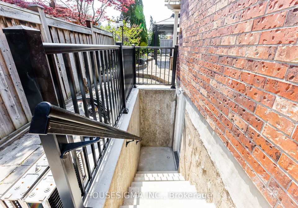 756-stonepath-circle-pickering-ontario-e13215554