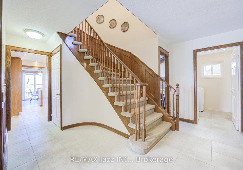 2-coomer-crescent-ajax-ontario-e13216002