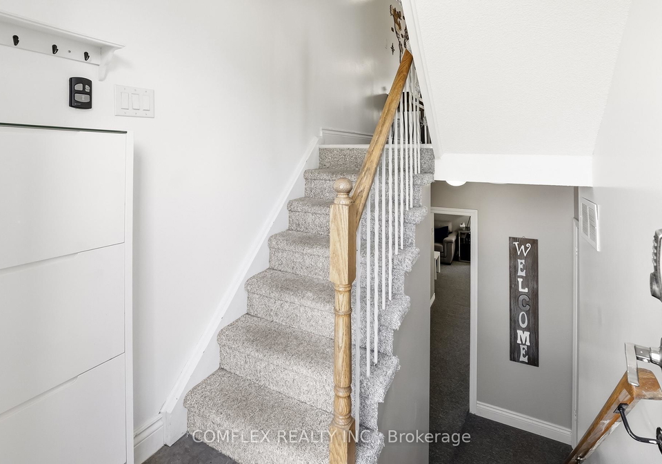 33-broadlands-square-clarington-ontario-e13216422