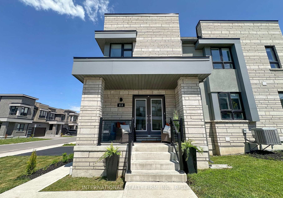 11-caspian-square-clarington-ontario-e13217566
