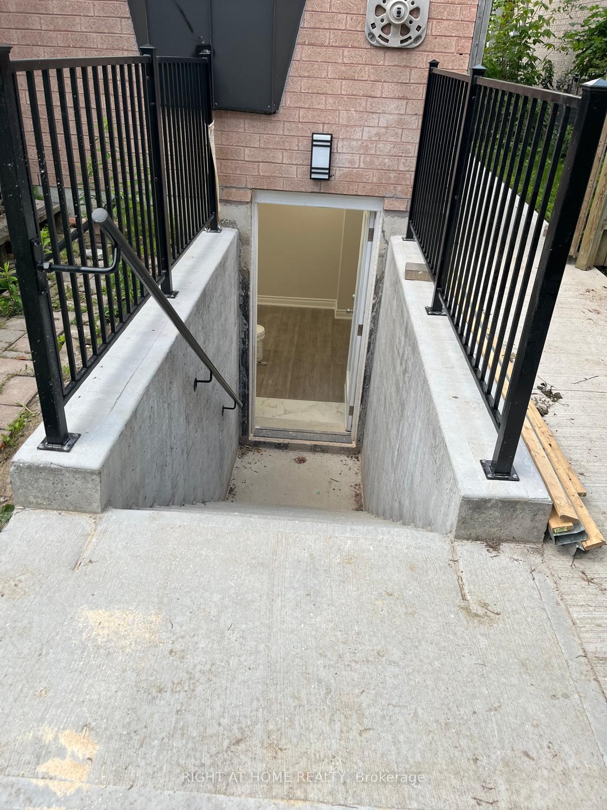 9-annie-crescent-ajax-ontario-e13217626