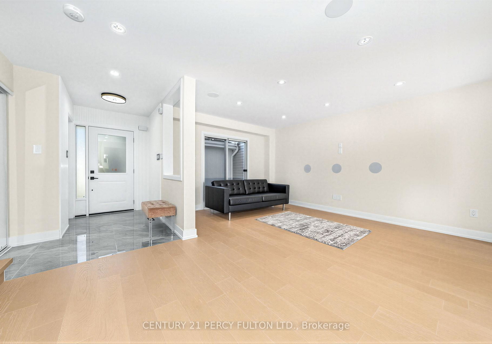 1611-geta-circle-pickering-ontario-e13218086