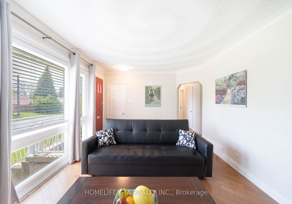 8-laxford-avenue-scarborough-ontario-e13220940