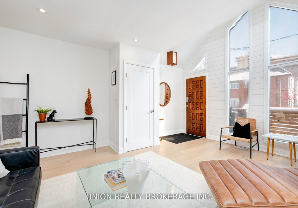 8-bryant-avenue-east-york-ontario-e13221472