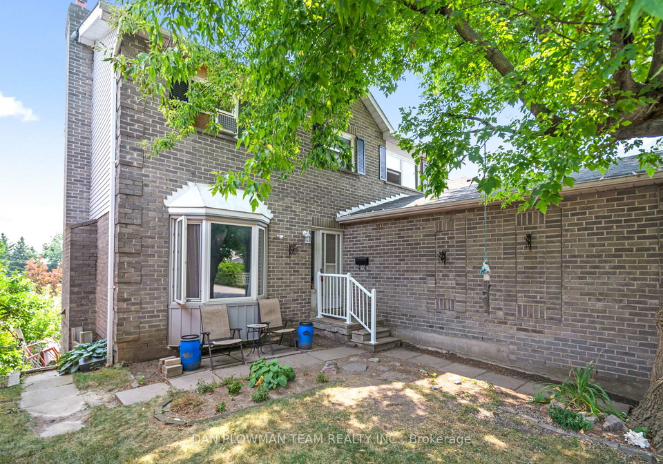 84-long-drive-whitby-ontario-e13221876