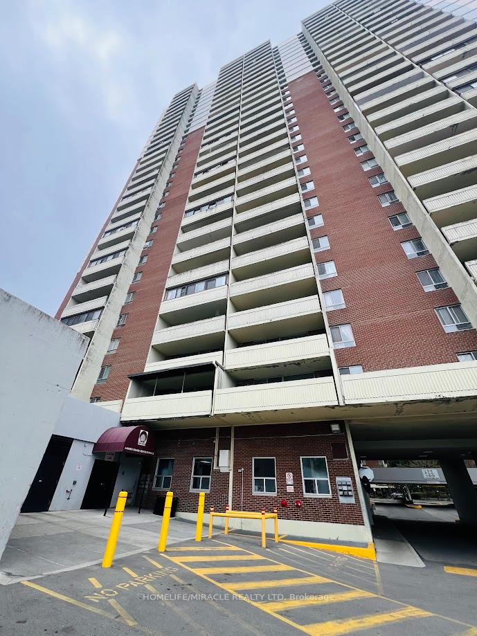 5-massey-square-east-york-ontario-e13222058
