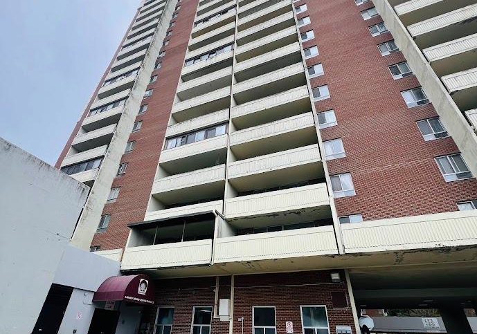 5-massey-square-east-york-ontario-e13222058
