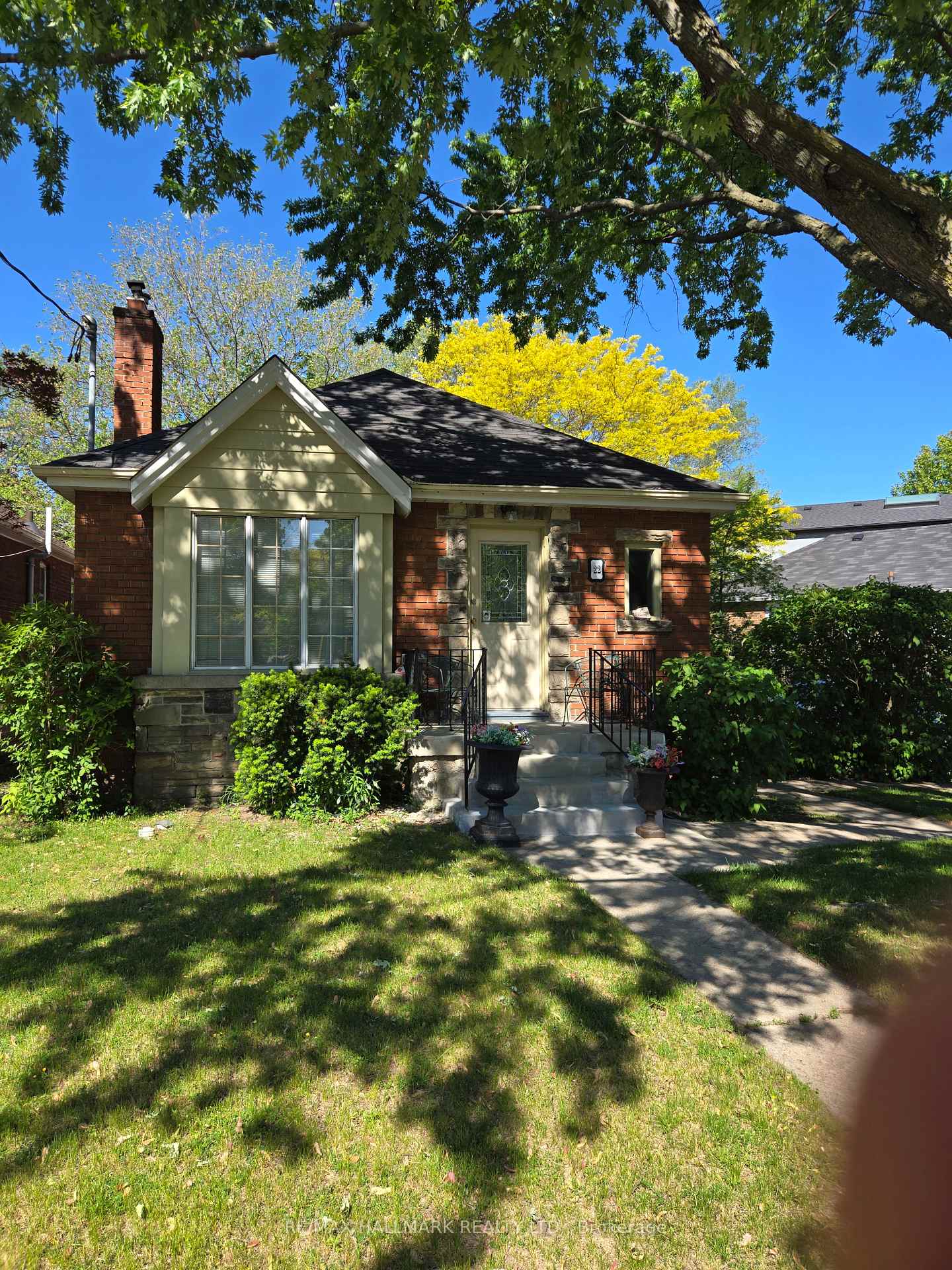 22-airley-crescent-east-york-ontario-e13222078