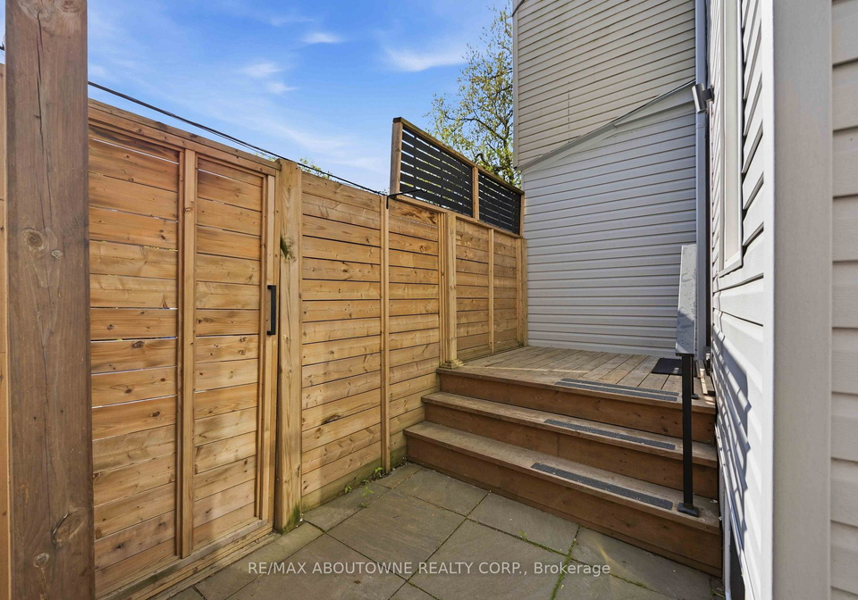 793-pape-avenue-east-york-ontario-e13223070