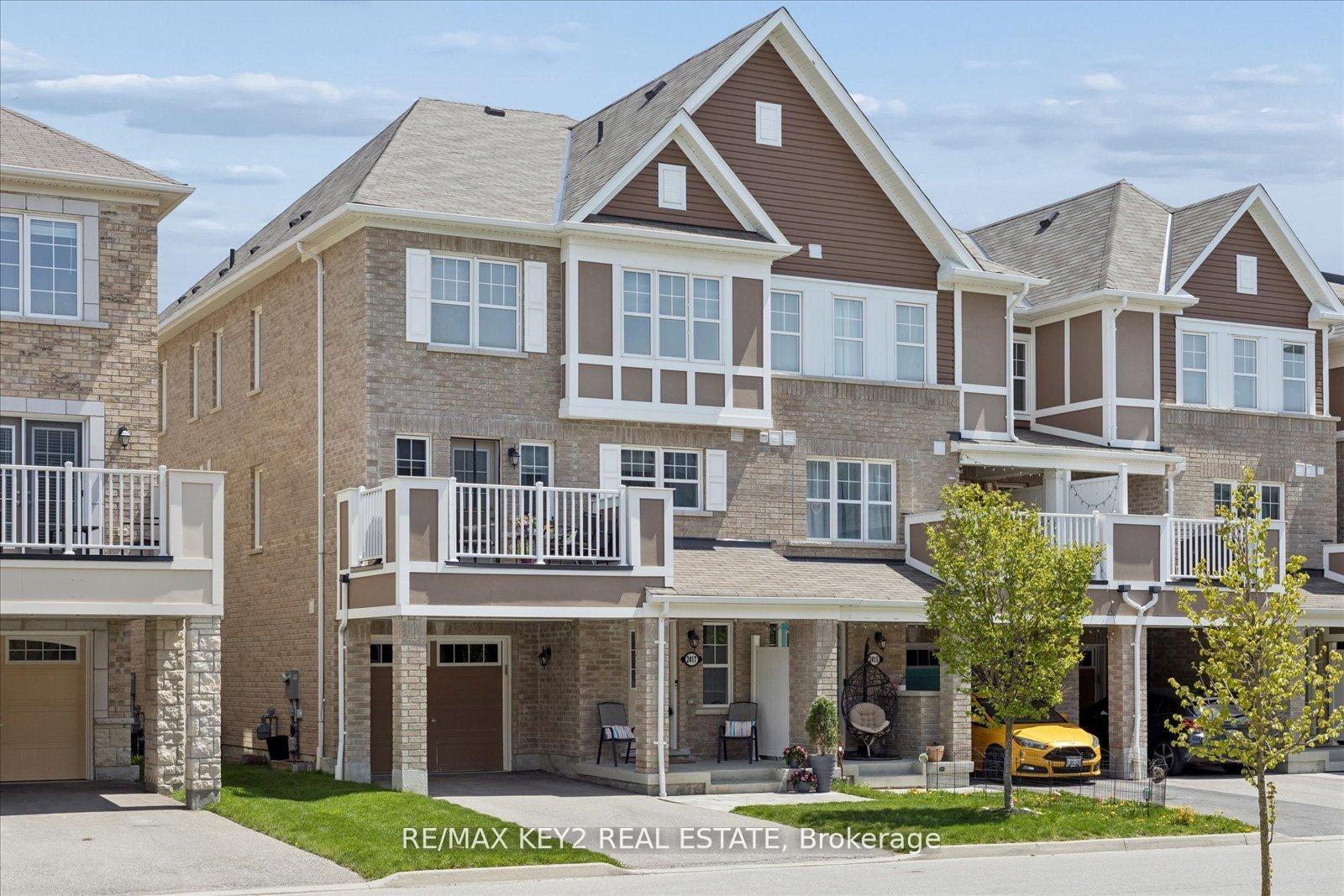 2417-fall-harvest-crescent-pickering-ontario-e13224232
