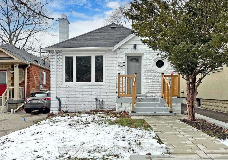 8-airley-crescent-east-york-ontario-e13225410