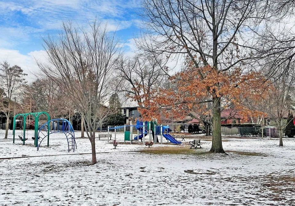 8-airley-crescent-east-york-ontario-e13225410