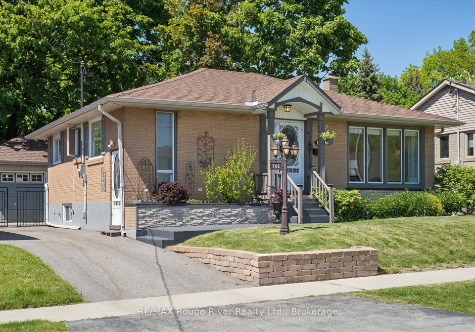 702-gilbert-street-w-whitby-ontario-e13226554