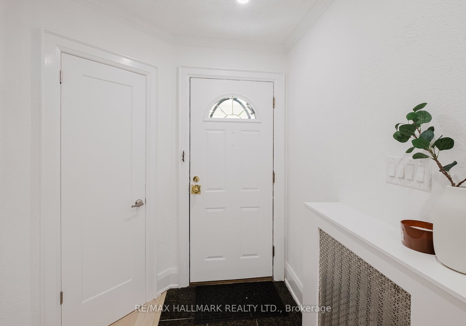 18-glen-stewart-avenue-toronto-ontario-e13226814