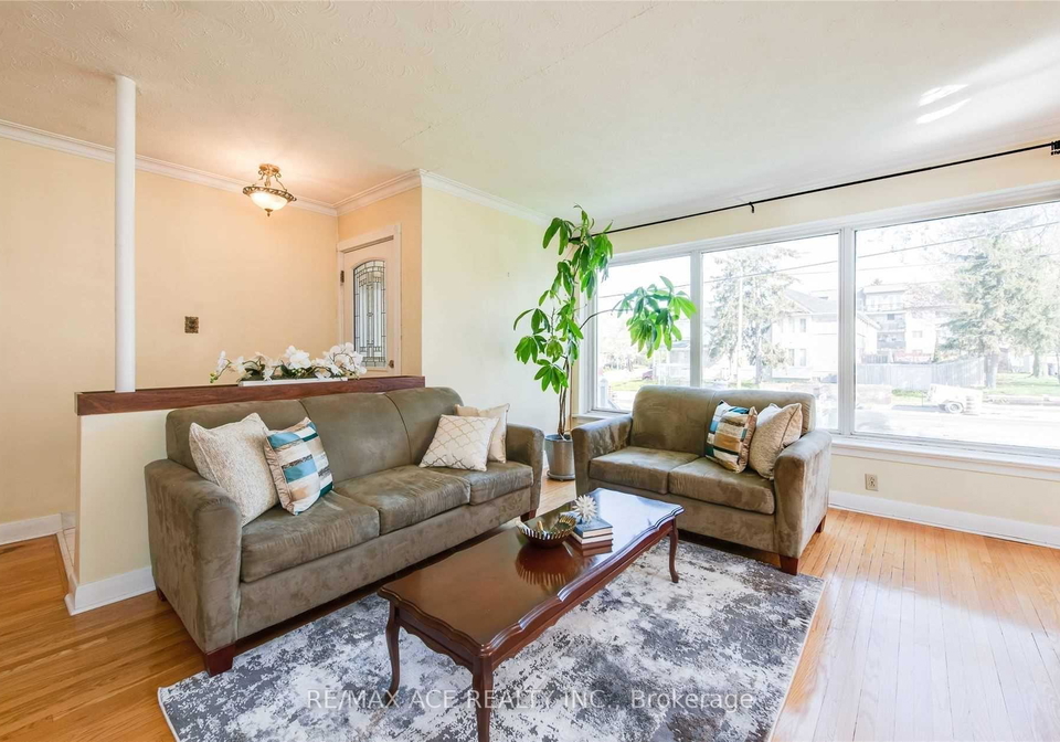 3715-st-clair-avenue-e-scarborough-ontario-e13227612