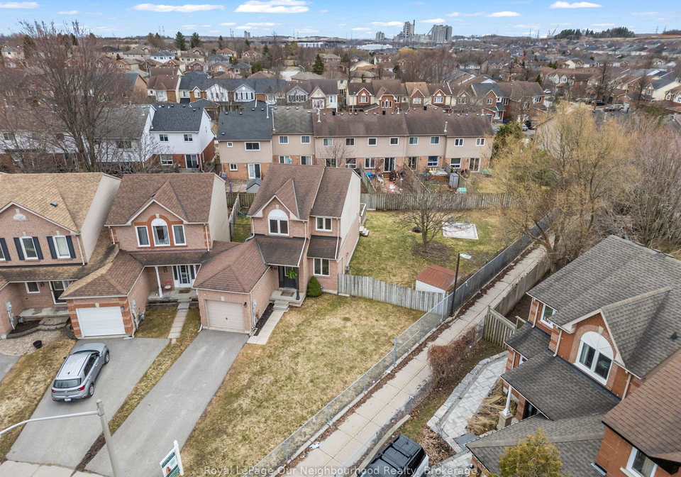 61-fry-crescent-clarington-ontario-e13227934