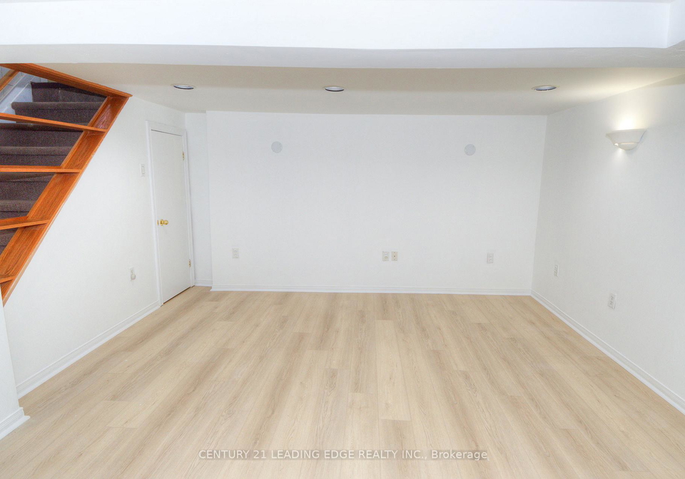 9-wallington-avenue-east-york-ontario-e13228404