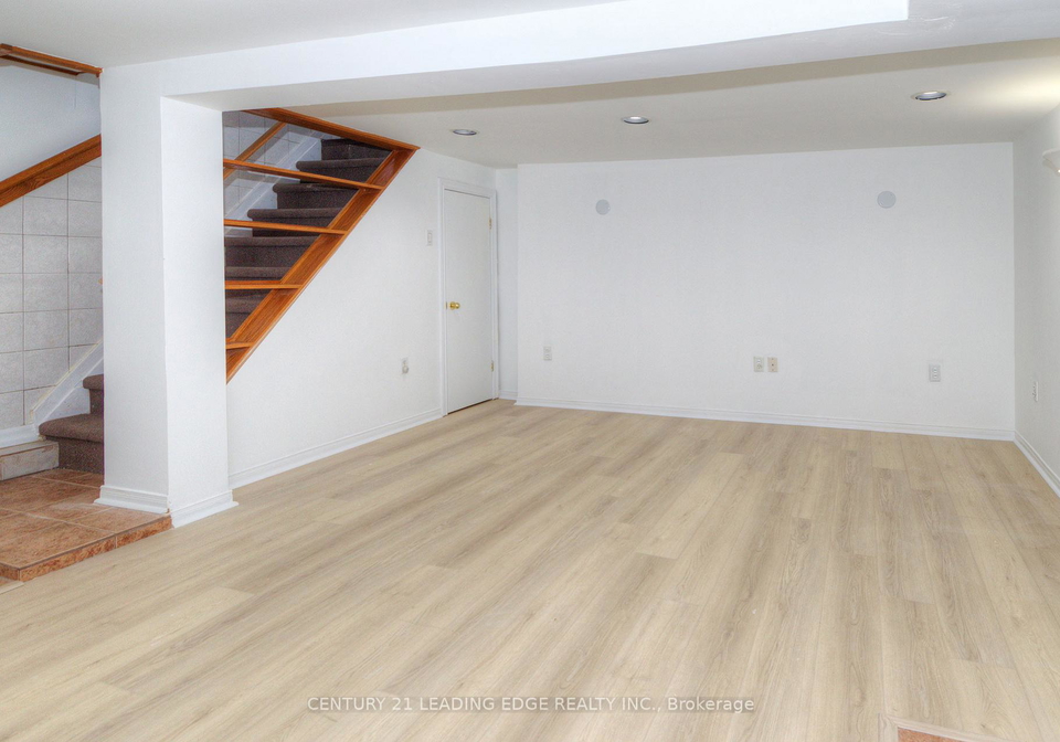 9-wallington-avenue-east-york-ontario-e13228404