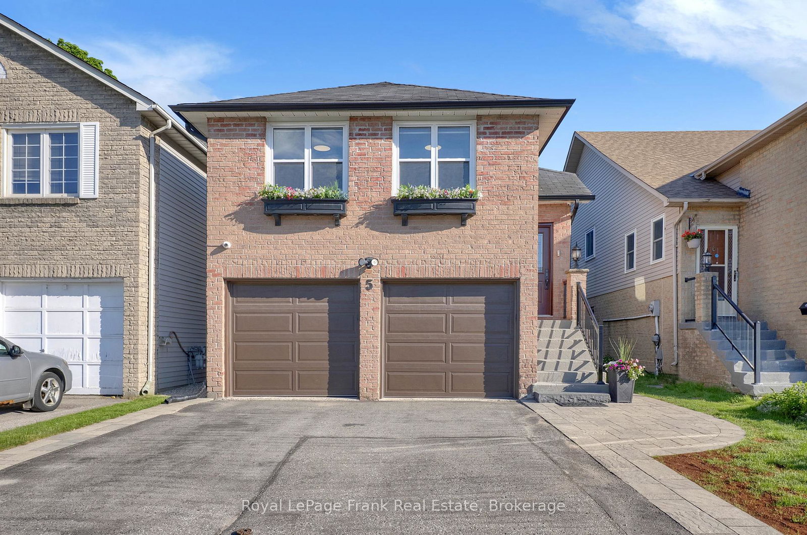 5-empire-crescent-clarington-ontario-e13228488