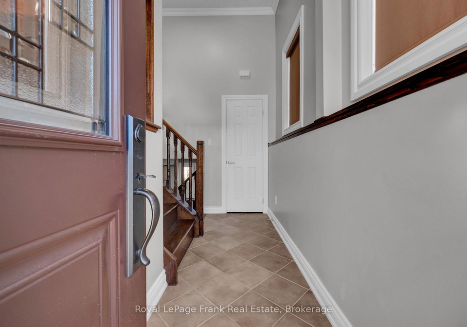 5-empire-crescent-clarington-ontario-e13228488