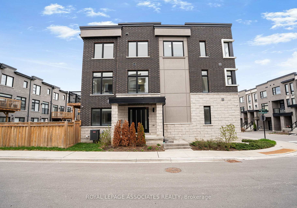 1662-hidden-valley-glen-pickering-ontario-e13228738