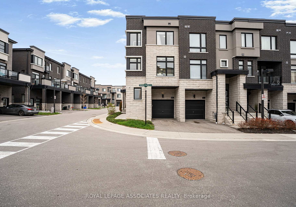 1662-hidden-valley-glen-pickering-ontario-e13228738