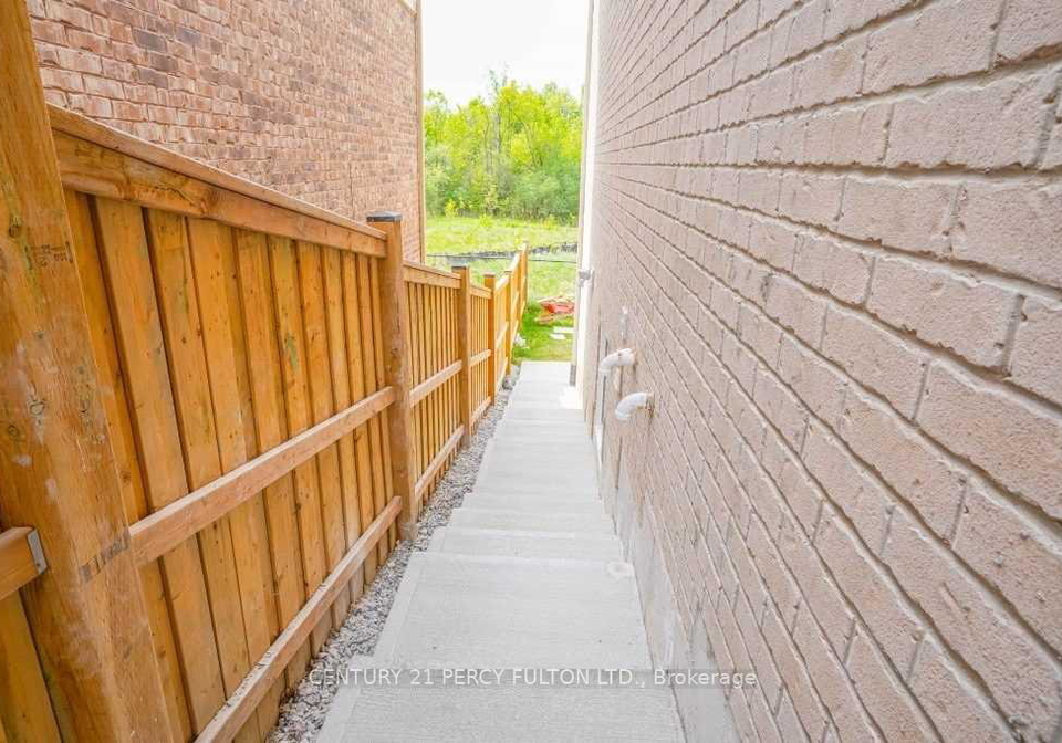 1040-foxtail-crescent-pickering-ontario-e13228978
