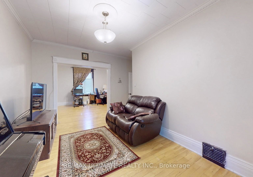 1299-dundas-street-e-toronto-ontario-e13229590