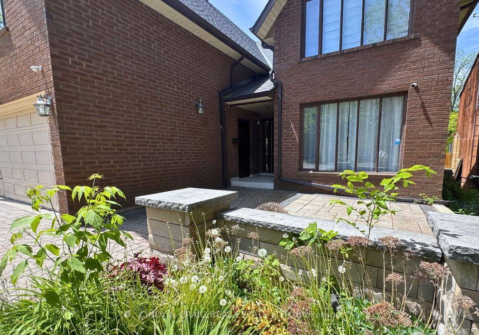 1426-highbush-trail-pickering-ontario-e13229718