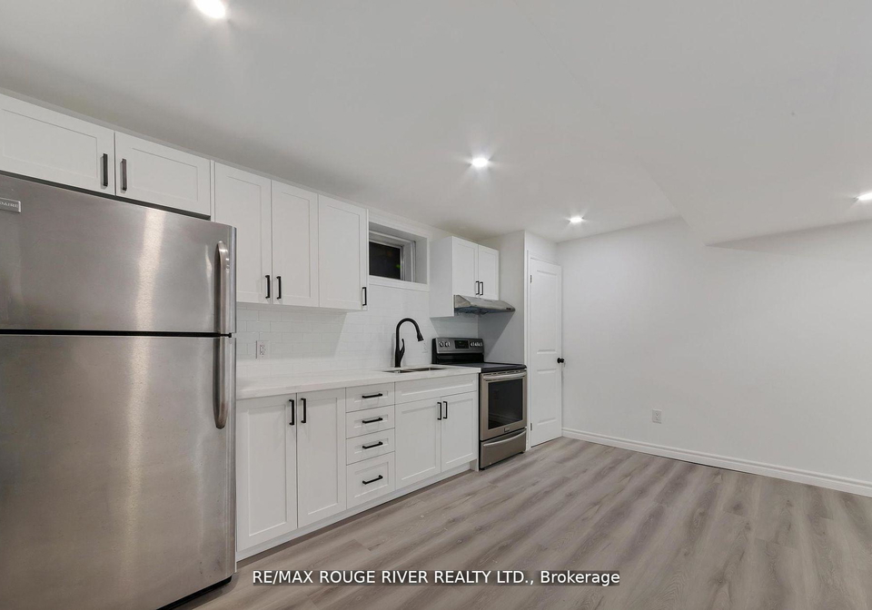 222-b-hibbert-avenue-oshawa-ontario-e13230390