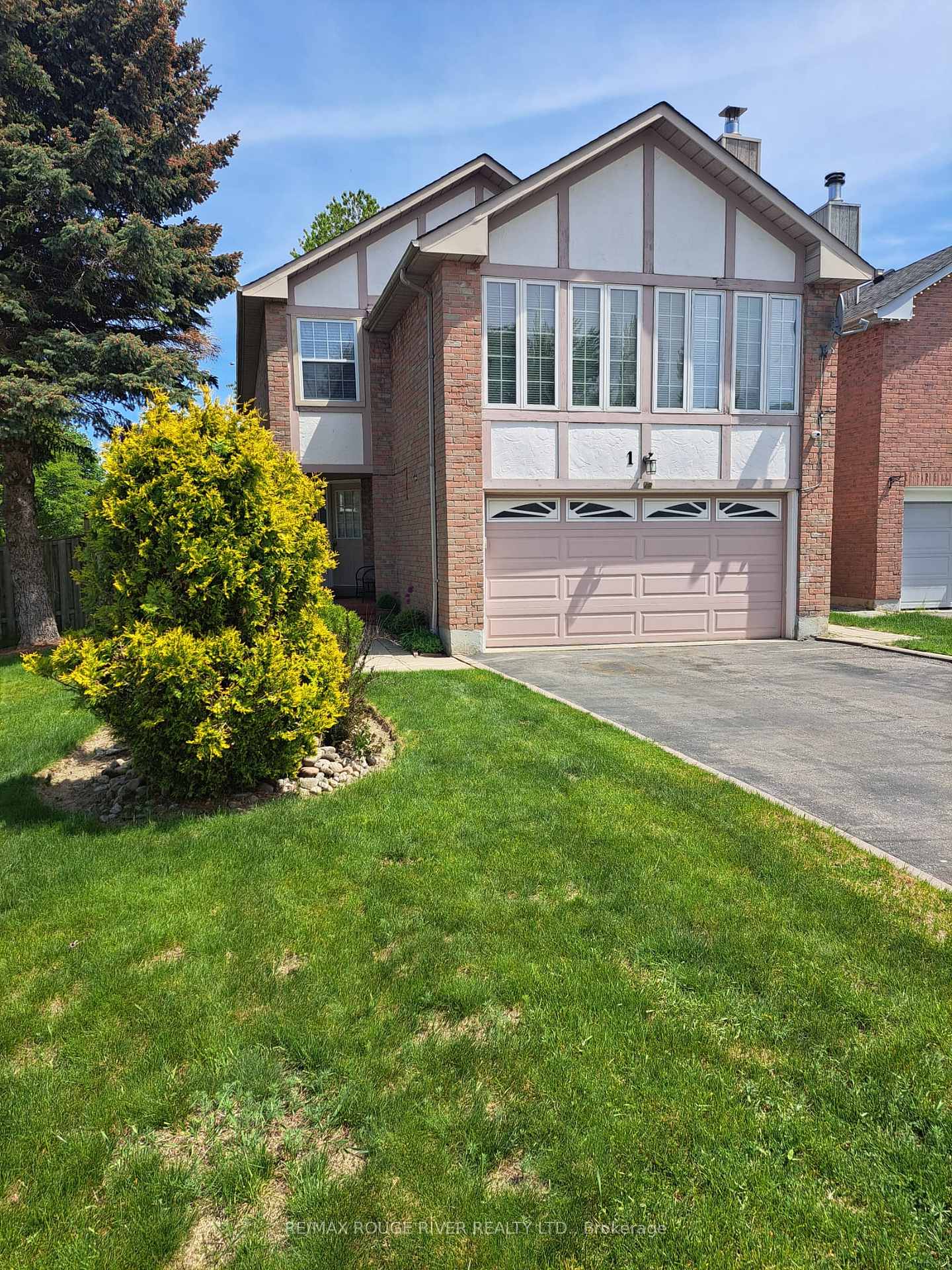 1-greybeaver-trail-scarborough-ontario-e13231282