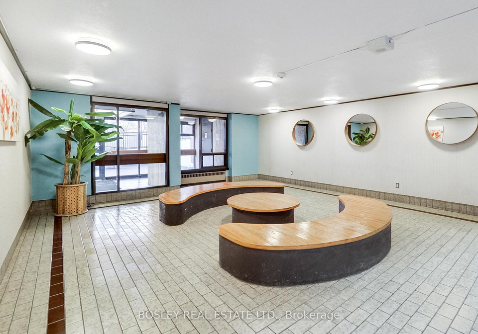 3-massey-square-east-york-ontario-e13231556