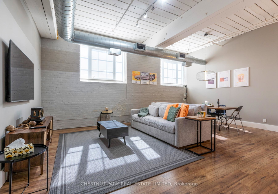 1135-dundas-street-e-toronto-ontario-e13232100