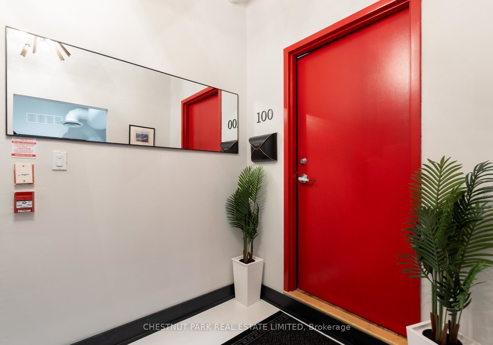 1135-dundas-street-e-toronto-ontario-e13232100
