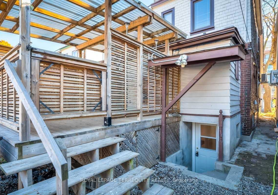 1760-queen-street-e-toronto-ontario-e13232720