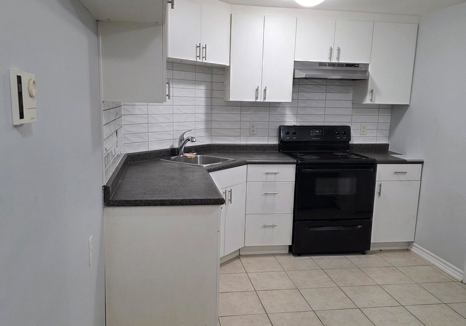 180-centre-street-oshawa-ontario-e13233564
