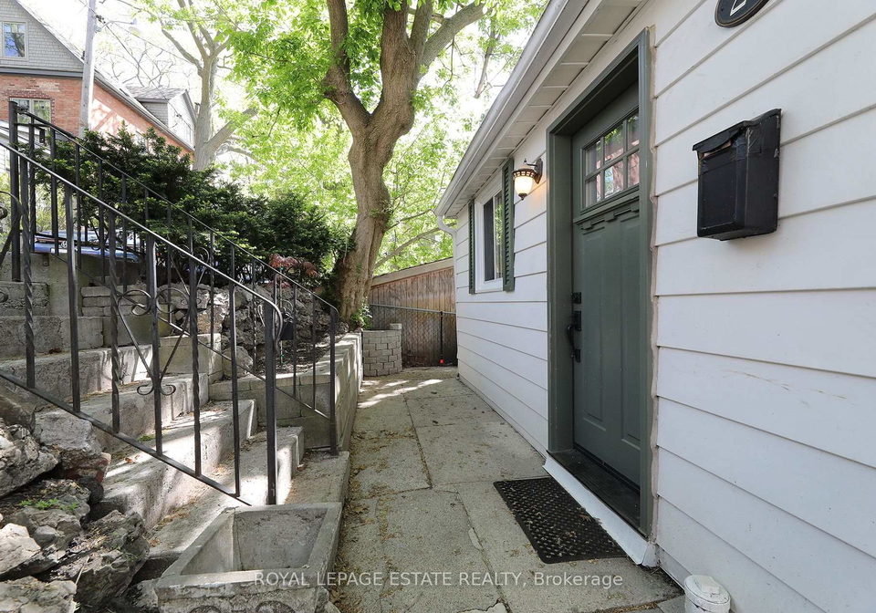 27-sycamore-place-toronto-ontario-e13233808