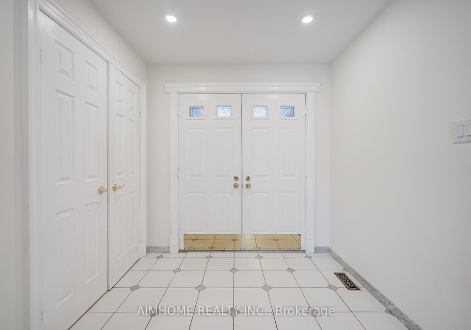 21-calthorpe-avenue-scarborough-ontario-e13234354