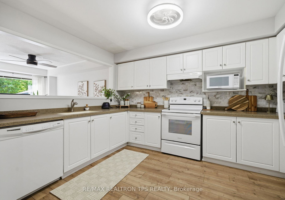68-richfield-square-clarington-ontario-e13234420